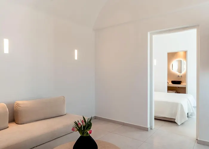 Oikos Santorini Living Concept Fíra