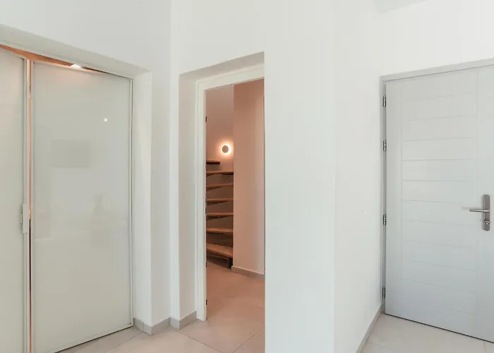 Oikos Santorini Living Concept