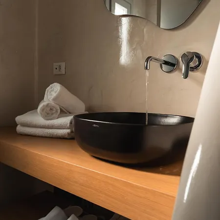 Oikos Santorini Living Concept 5*