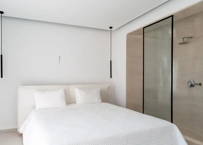 Otel Oikos Santorini Living Concept