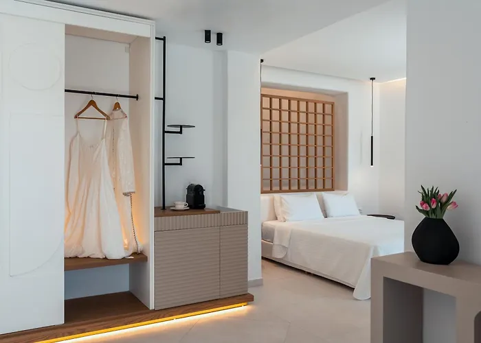 Otel Oikos Santorini Living Concept