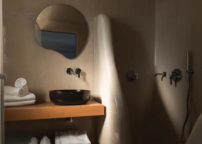 Otel Oikos Santorini Living Concept Fira (Santorini)