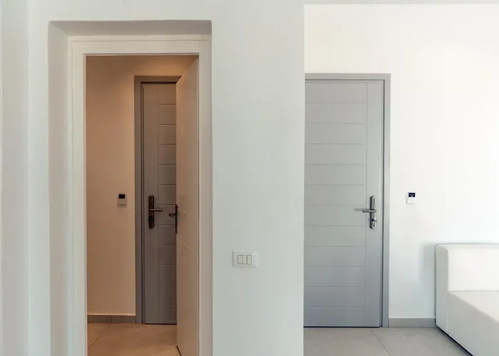 Otel Oikos Santorini Living Concept Fira (Santorini)