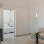 Oikos Santorini Living Concept Hotel Firá
