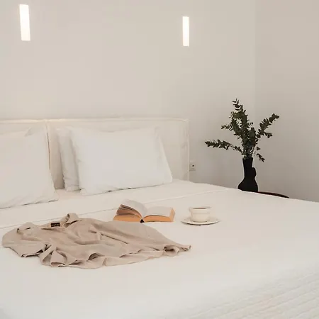 Oikos Santorini Living Concept 5*