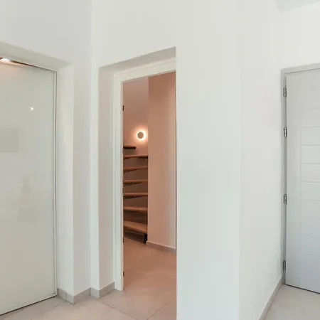 Oikos Santorini Living Concept