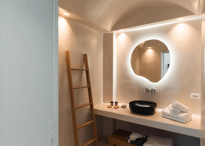 Oikos Santorini Living Concept 5*