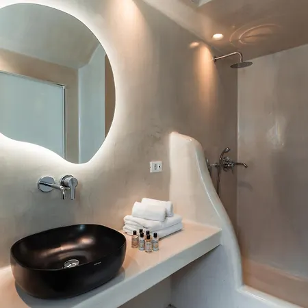 Oikos Santorini Living Concept Hotel Fira (Santorini)